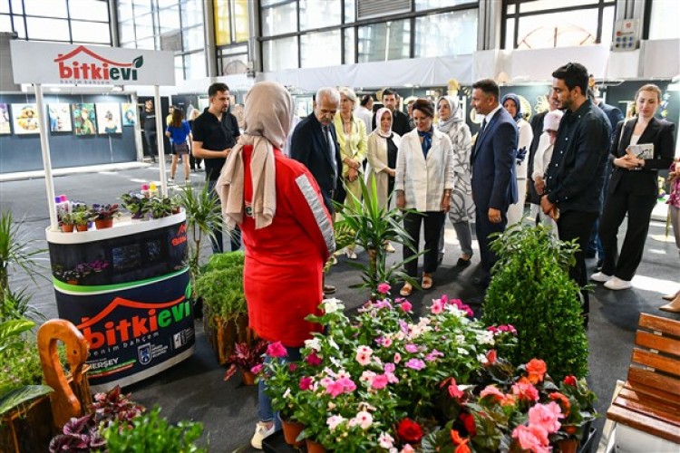 BELMEK kursiyerlerinin "Yılsonu karma sergisi" başkentlilerle buluştu