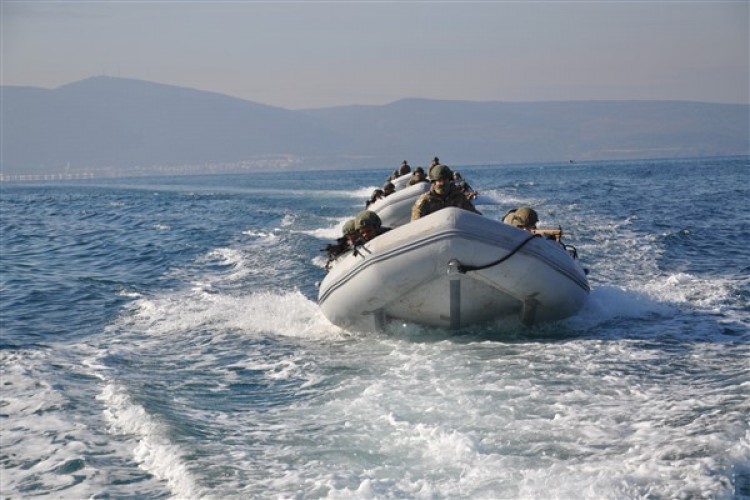 İzmir'de"Müşterek Bot Eğitimi" gerçekleştirildi