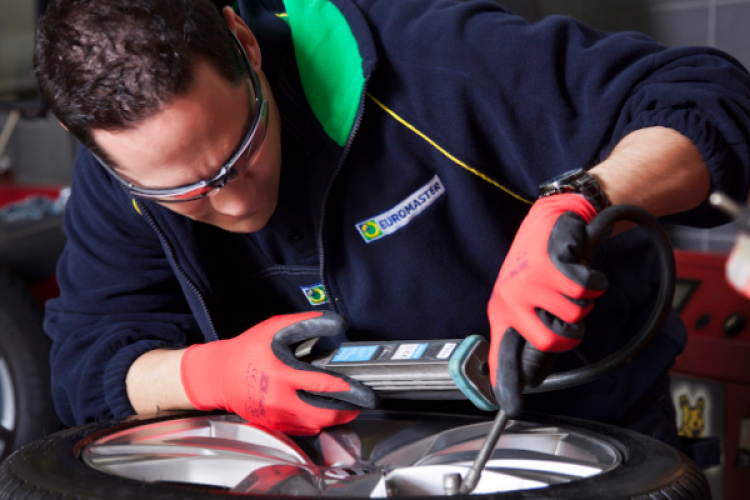 Euromaster'dan bayram yolculuğuna çıkacaklara tavsiyeler