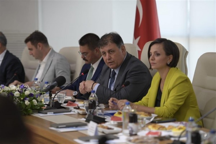 İzmir Büyükşehir Belediyesi'nden dezavantajlı vatandaşlar için proje