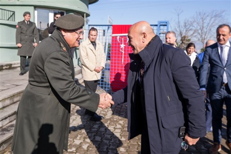Başkan Soyer, Kadifekale Şehitliği'ndeki törene katıldı