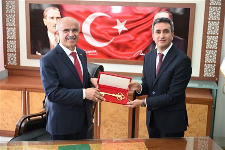 Malatya Büyükşehir Belediyesi'nde devir teslim töreni