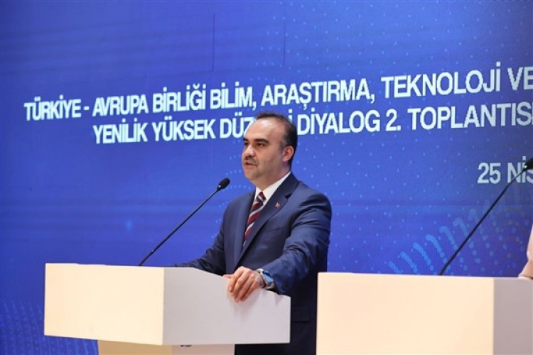 Bakan Kacır: 486 proje aracılığıyla 243 milyon avro hibe desteğini Türkiye'ye kazandırdık