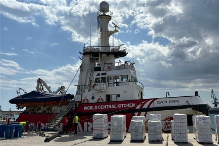 Gazze'ye yardım gemisi Gazze açıklarında