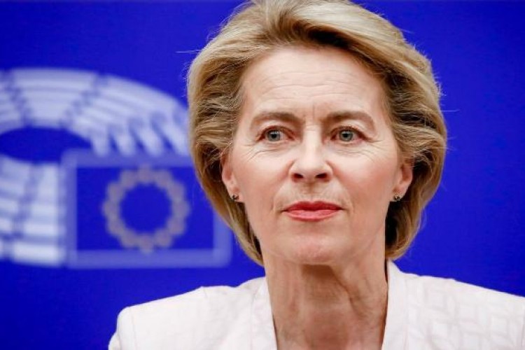 Von der Leyen Grönland'a gidiyor