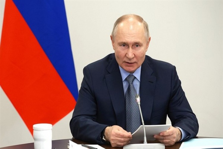 Putin, Sankt Peterburg metropol konulu toplantı düzenledi