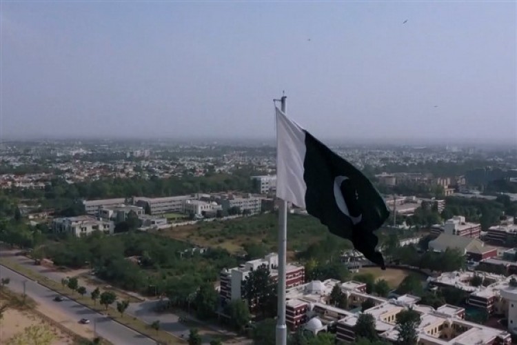 Pakistan, gerilimi azaltmak için İran'la anlaştı