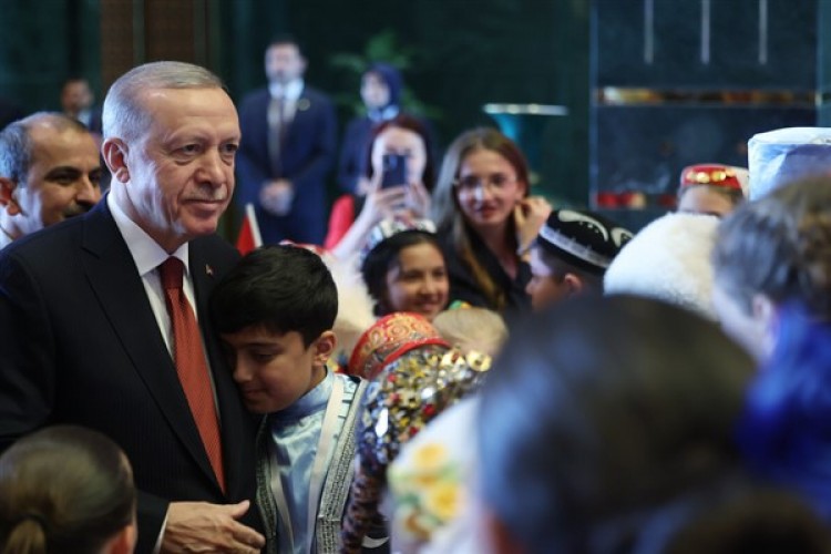 Cumhurbaşkanı Erdoğan, Beştepe'de çocukları kabul etti