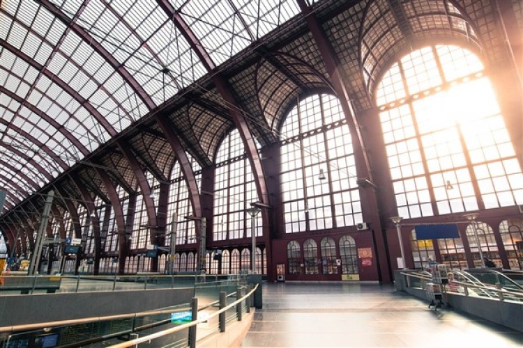 İstanbul Valisi Gül, Sirkeci Garı'nı ziyaret etti