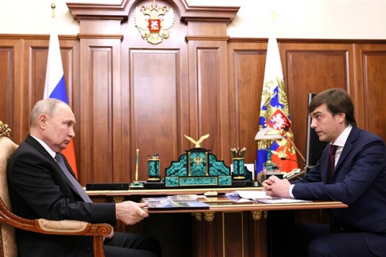 Putin, Rusya Eğitim Bakanı Sergey Kravtsov ile görüştü