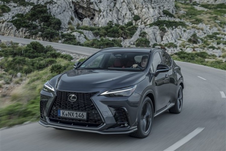 Lexus, Avrupa'da en hızlı büyüyen markalardan biri oldu