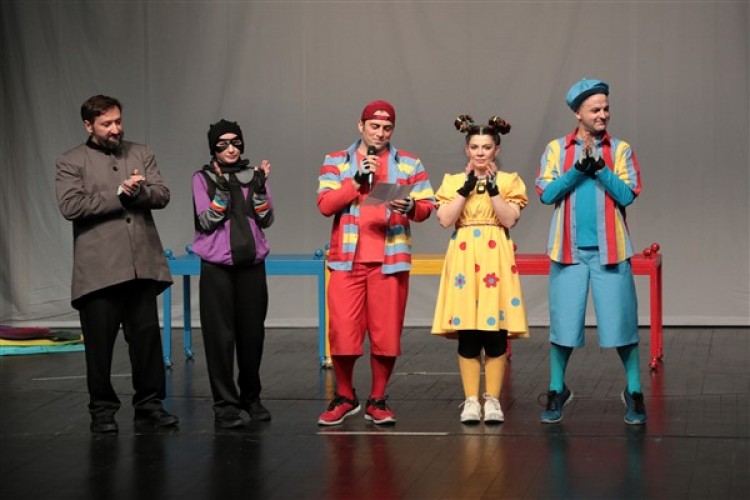 İBB Şehir Tiyatroları'nın çocuk oyunu "Masal" seyirciyle buluştu