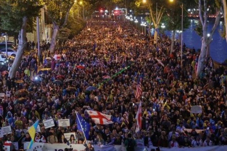 Gürcistan Cumhurbaşkanı 'yabancı etki' yasasını veto etti