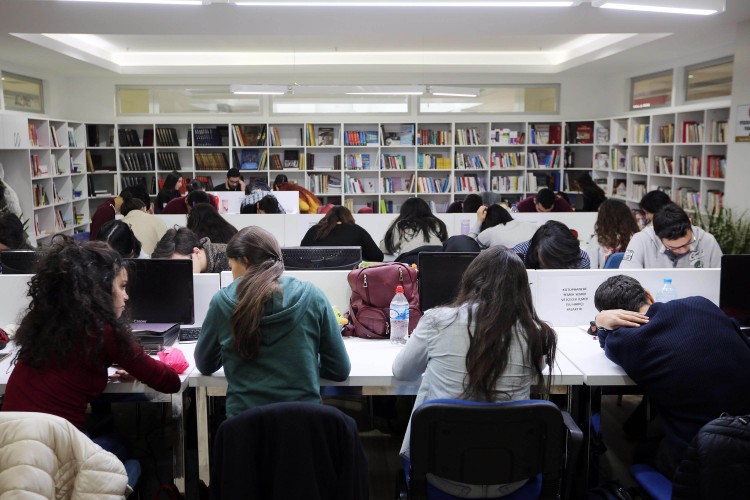 Yenimahalle'nin kütüphaneleri yıl boyunca hizmet veriyor