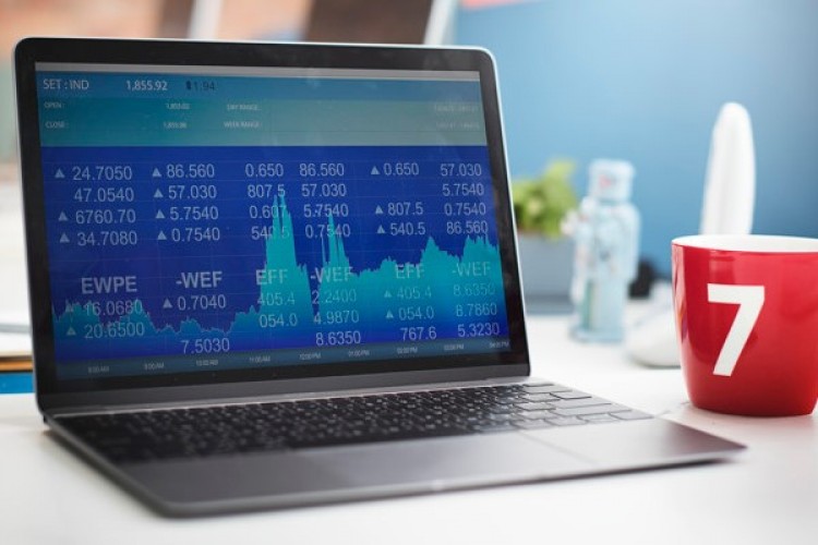 Aylık en yüksek reel getiri mevduat faizinde oldu