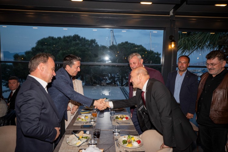 Başkan Soyer, meclis üyelerini konuk etti