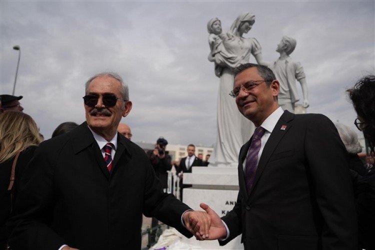 "Annelerimize ve Kadınlarımıza Saygı ve Şükran Anıtı"nın açılışı gerçekleştirildi