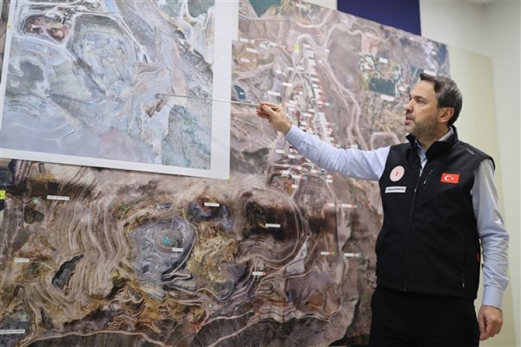 Bakan Bayraktar: İliç'te devam eden çalışmalar bayramda da hız kesmeden sürüyor