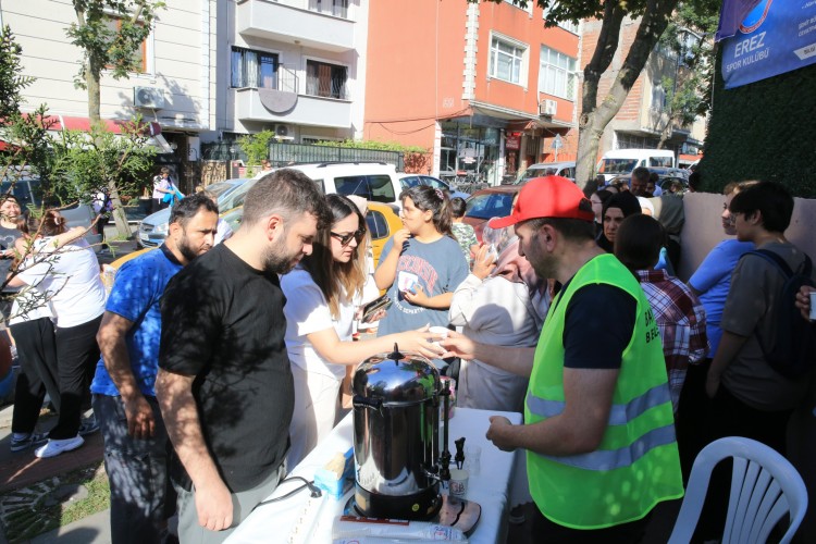 Bayrampaşa Belediyesi'nden LGS'ye giren öğrencilere ikram