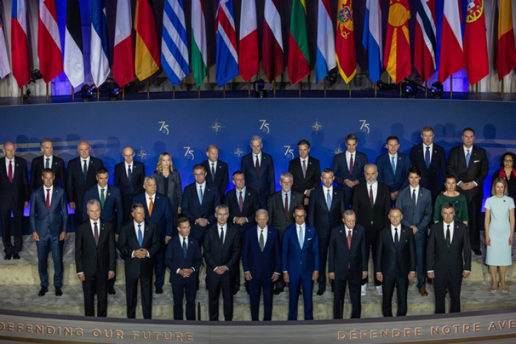 Stoltenberg NATO'nun tarihteki 'en uzun ömürlü ittifak' olduğunu söyledi