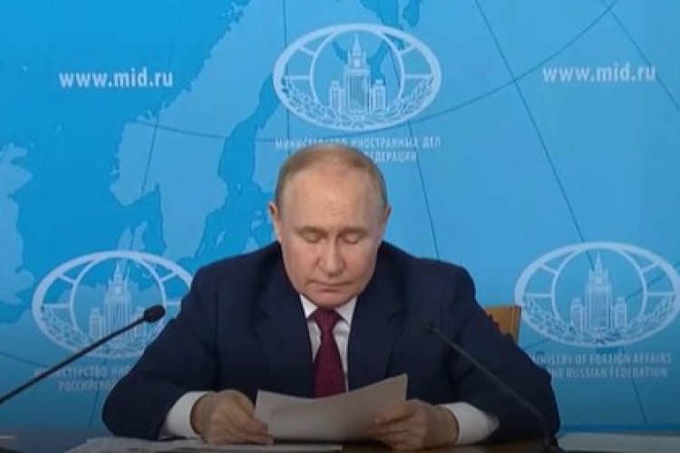 Putin: 'İstanbul Anlaşması' Kiev ile gelecekte yapılacak görüşmeler için kullanılabilir