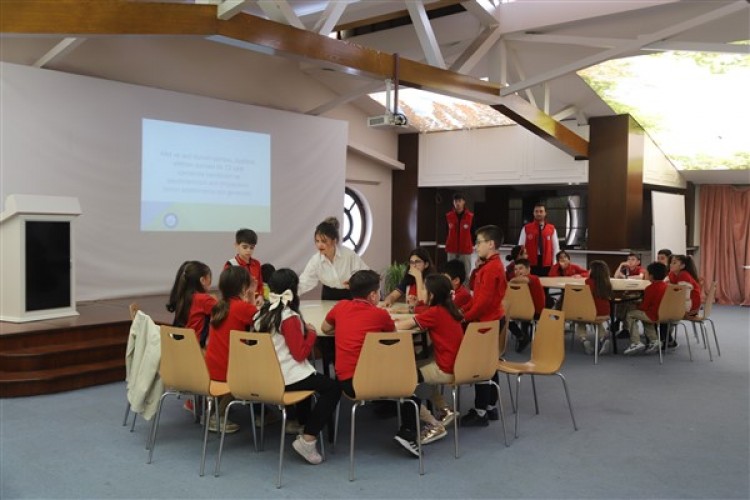 Eskişehir'de öğrencilere afet ve acil durum çantası atölye uygulaması yapıldı