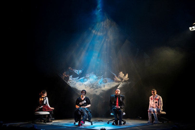 Nilüfer Kent Tiyatrosu yeni oyunla izleyici karşısına çıktı