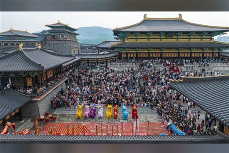 Çin'de 1 Mayıs Bayramı'nın geliri 23 milyar doları aştı