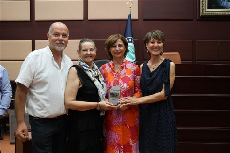 Başkan Ünlüce, lise arkadaşlarını ağırladı