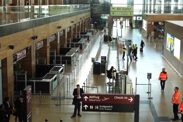 Almanya'da ülke çapındaki protestolar nedeniyle uçuşlar durduruldu