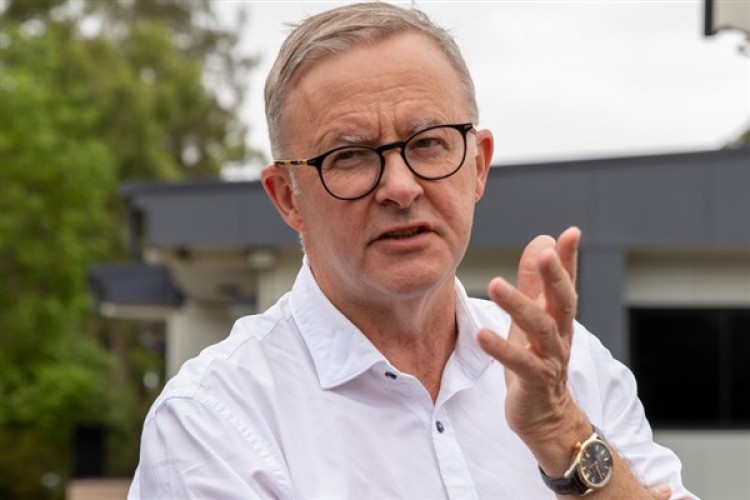 Albanese: "Victoria'nın batı bölgesinde yangınlar devam ediyor"