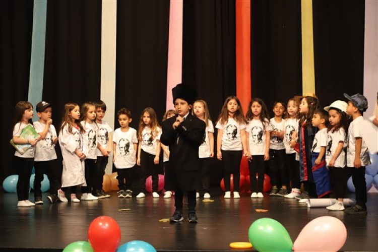 Eskişehirli çocuklar, 23 Nisan'ı düzenlenen etkinliklerde kutladı