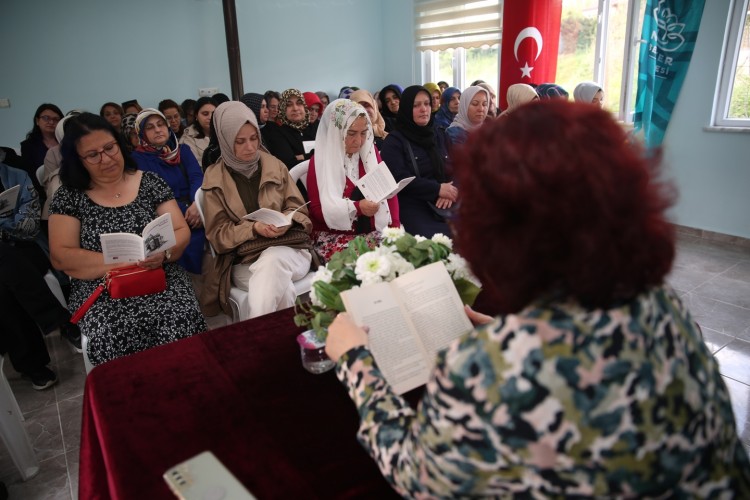 Nilüferli kadınlar, yazar Fatma Burçak'la kitabını konuştu