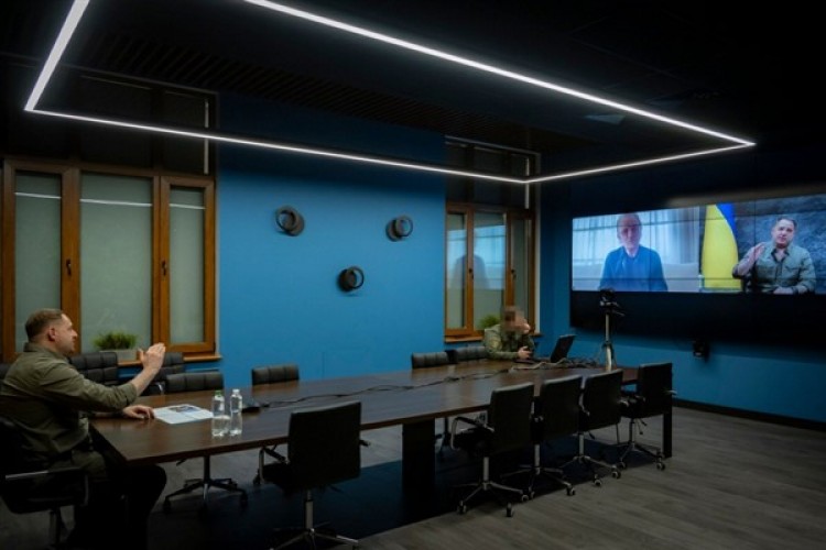 Yermak, İrlandalı rock müzisyeni U2 vokalisti Bono ile toplantı gerçekleştirdi