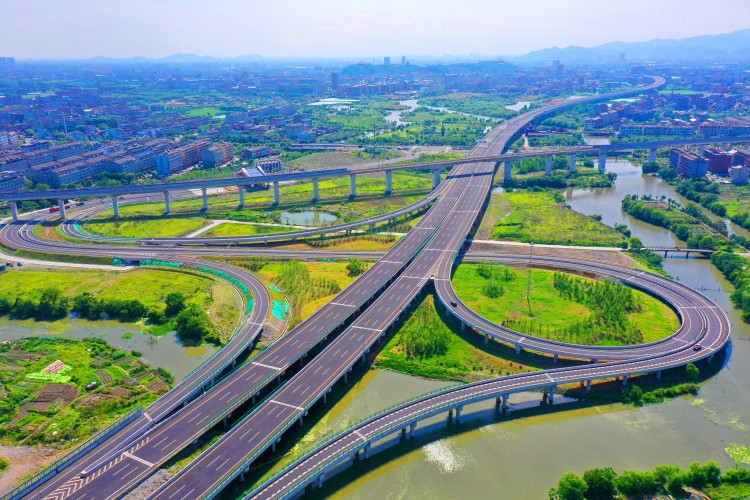 Çin'in ulaşımdaki sabit sermaye yatırımı 2023'te 3,9 trilyon yuana ulaştı