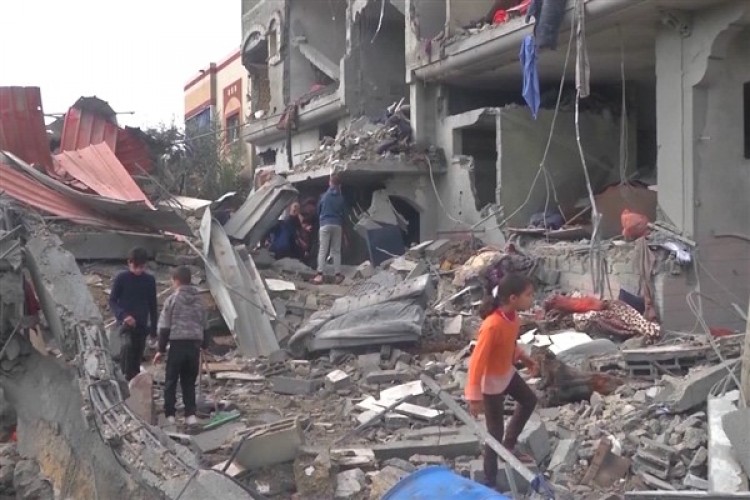 Gazze'de can kaybı 22 bin 722'ye yükseldi