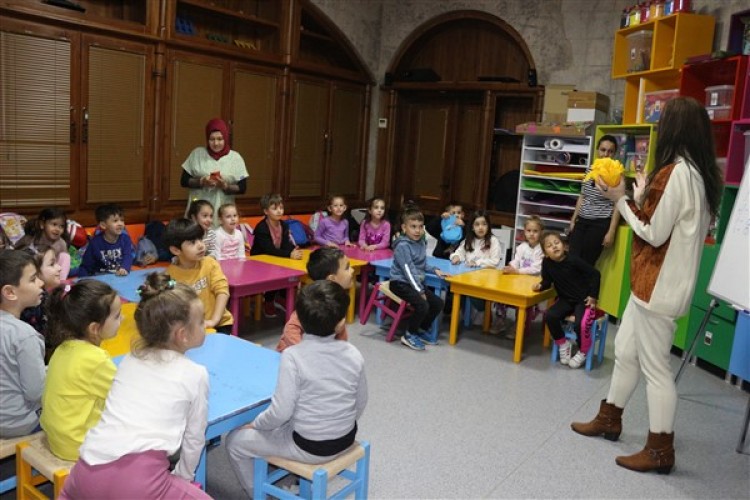 Eskişehir Büyükşehir Belediyesi'nden çocuklara