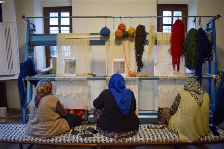 Malatya'da ''Dokuyarak Hayata Dokun'' projesi hayata geçirildi