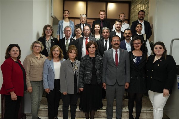 Başkan Ünlüce'ye tebrik ziyaretleri sürüyor