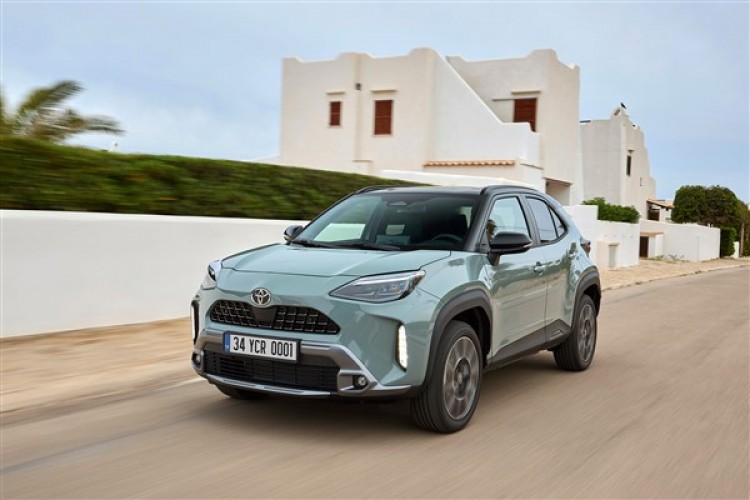 Toyota, yeni Yaris Hybrid ve Yaris Cross Hybrid'i satışa sundu