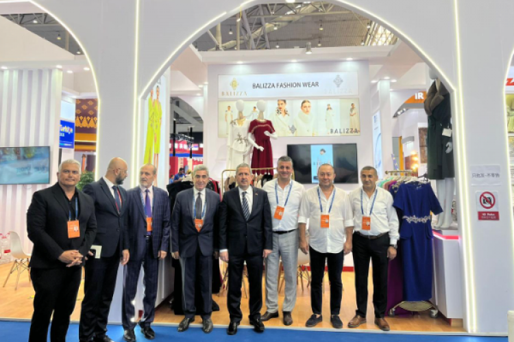 Türk ihracatçılar, Urumçi'de yeni iş birliklerine imza attı