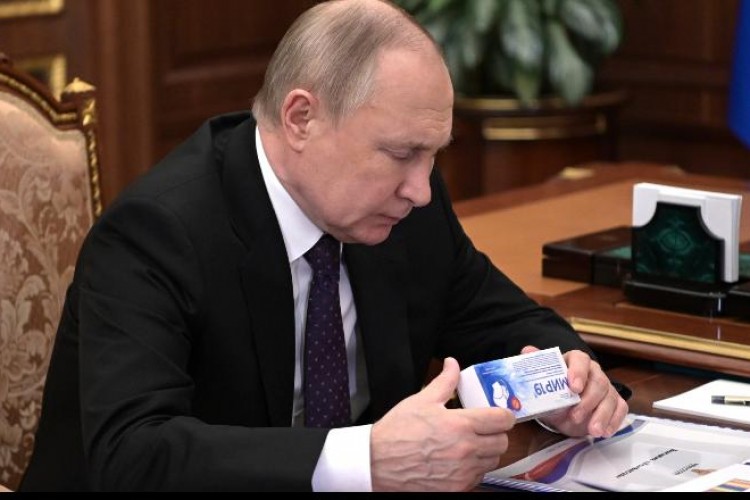 Putin: Ukrayna'nın enerji sektörüne yönelik saldırılar silah endüstrisini yok edecek