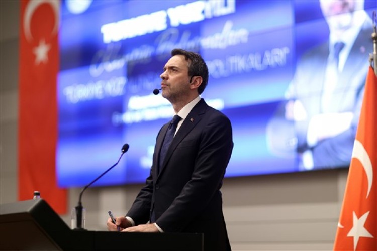 Bakan Bayraktar: "Bölgeye sevk edilen arama kurtarma ekiplerinin çalışmaları devam ediyor"