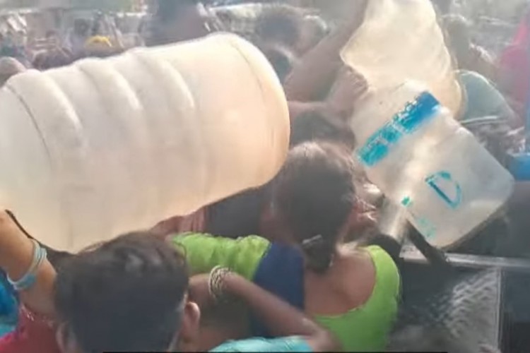 Yeni Delhi'deki sıcak hava dalgasında 52 kişi öldü