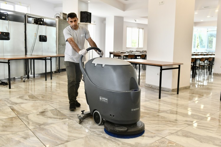 Esenyurt'ta Muharrem ayına özel ibadethaneler temizlendi