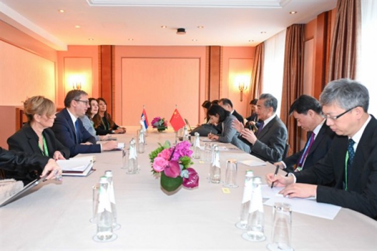 Sırbistan Cumhurbaşkanı Vucic, Çin Dışişleri Bakanı Wang'ı kabul etti