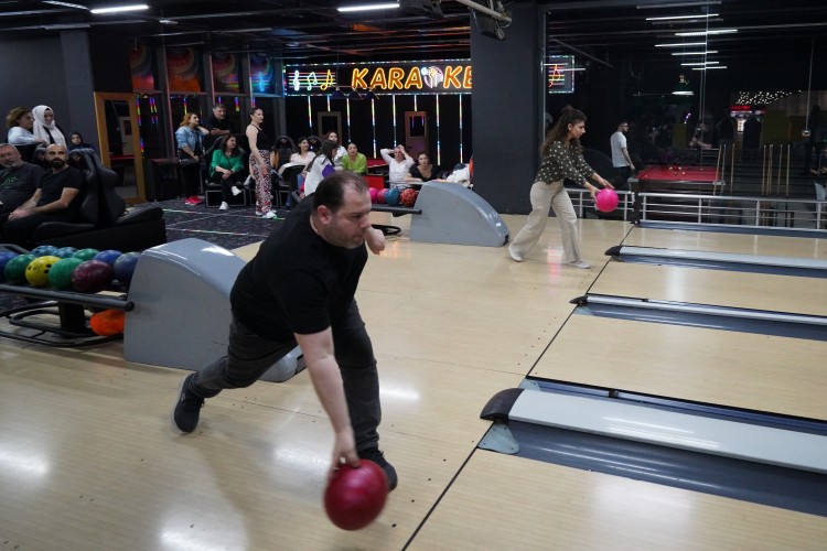 Beylikdüzü'nde 'Ödüllü Bowling Turnuvası' sona erdi