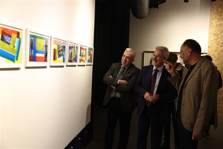 'Geçen Program Sergisi' Nazım Hikmet Kültür Evi'nde ziyarete açıldı