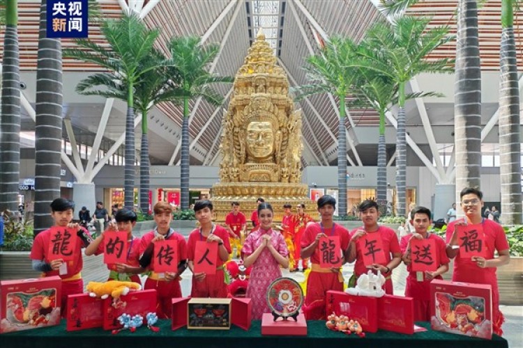 Bahar Bayramı Galası'nın tanıtım videosu Kamboçya'da
