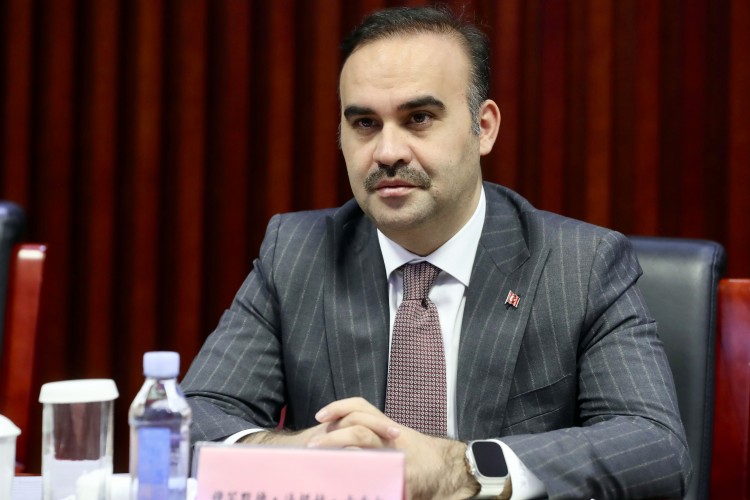 Bakan Kacır, Suudi Arabistan Yatırım Bakanı Al Falih ile bir araya geldi